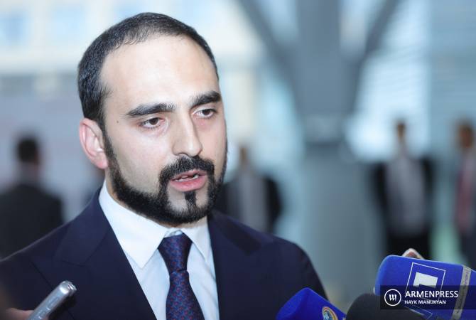 В первую очередь за столом переговоров должен быть обсужден вывод азербайджанских 
войск: Авинян

