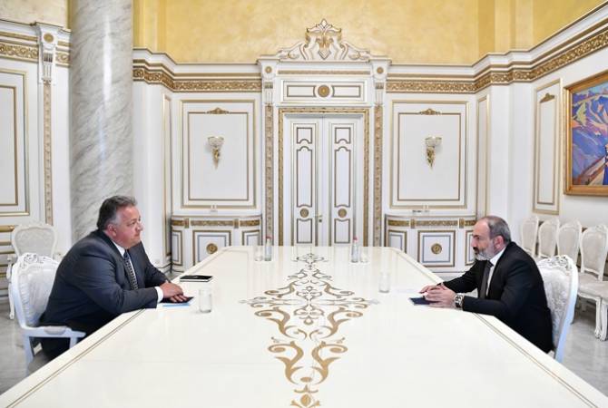 Пашинян и Афеян обсудили программы правительства РА и совместные программы по 
развитию Армении