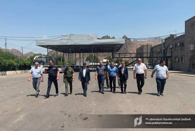 Armenian, Iranian customs officers discuss recent large-scale passenger flows