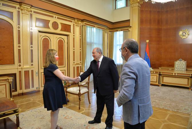 Le Président Armen Sarkissian a reçu Nathalie Loiseau, député du Parlement européen