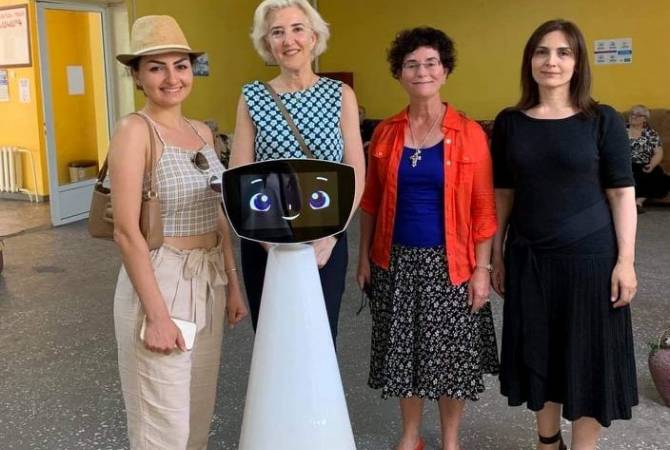 «Ալցհայմերի խնամք Հայաստան»-ն իրականացնում է տարեցների կյանքի որակը 
ռոբոտի օգնությամբ բարելավելու ծրագիր