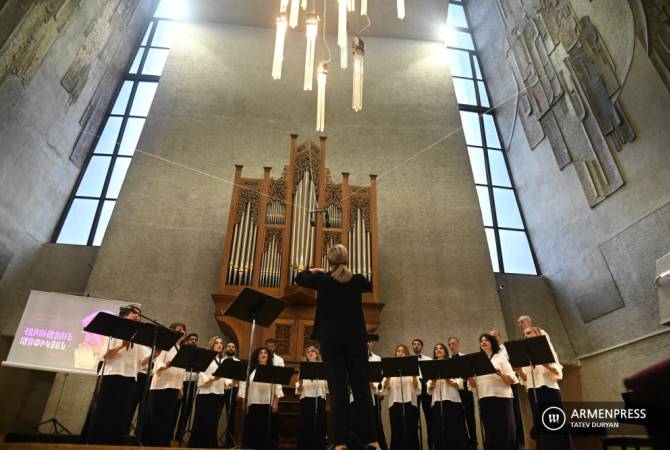 Կամերային երգչախումբը համերգով տոնեց Հարություն Թոփիկյանի 70-ամյակը 