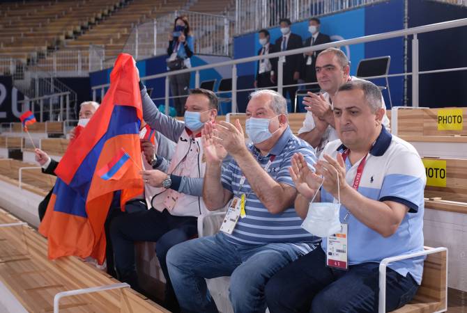 Le Président Armen Sarkissian a suivi les prestations du gymnaste Artur Davtyan aux  Jeux 
Olympiques de Tokyo