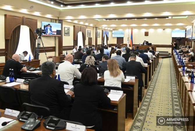 Yerevan City Council to discuss raising salaries of around 2000 employees of City Hall
