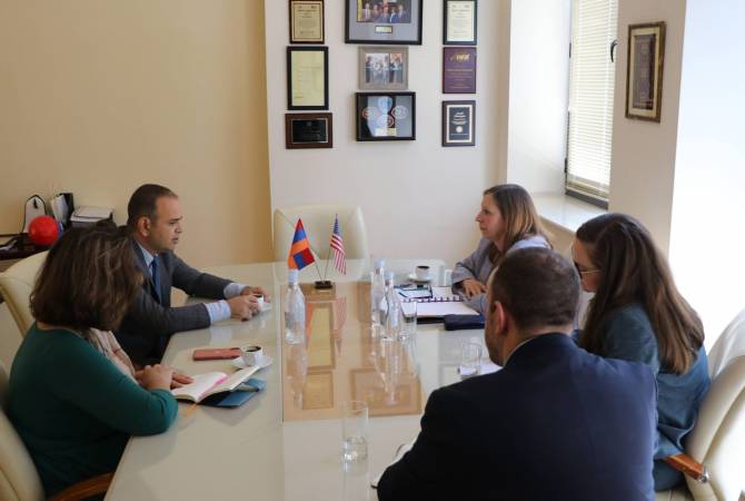 الولايات المتحدة تثمّن الجهود الديناميكية للشتات الأرمني-السفيرة الأمريكية بأرمينيا بلقاء مع المفوض 
الأعلى لشؤون الشتات 