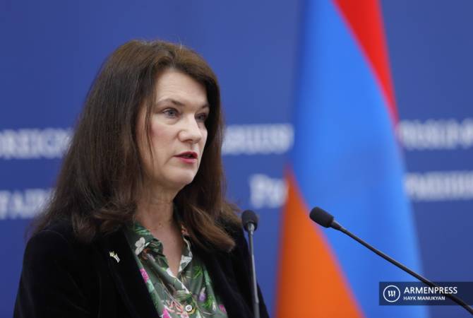 Анн Линде беспокоит напряженность на армяно-азербайджанской границе

