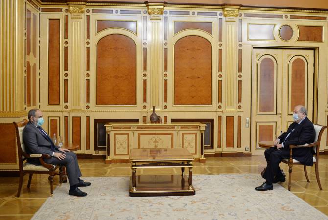 Նախագահ Արմեն Սարգսյանը հեռախոսազրույց է ունեցել վարչապետ Նիկոլ Փաշինյանի 
հետ


