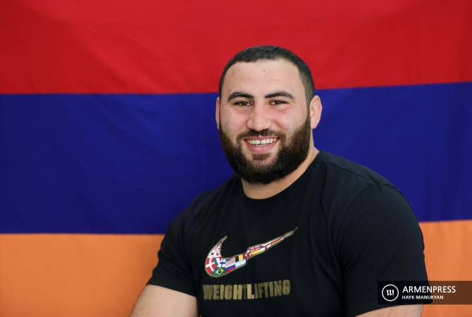 سيمون مارتيروسيان يحرز ميدالية فضية لأرمينيا ويسجّل رقم قياسي أولمبي جديد في فئة الخطف برفع 
الأثقال في طوكيو