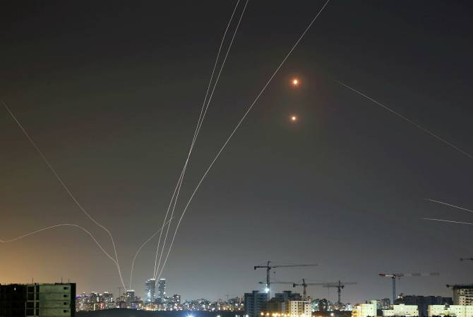 Ливан выпустил три ракеты по Израилю
