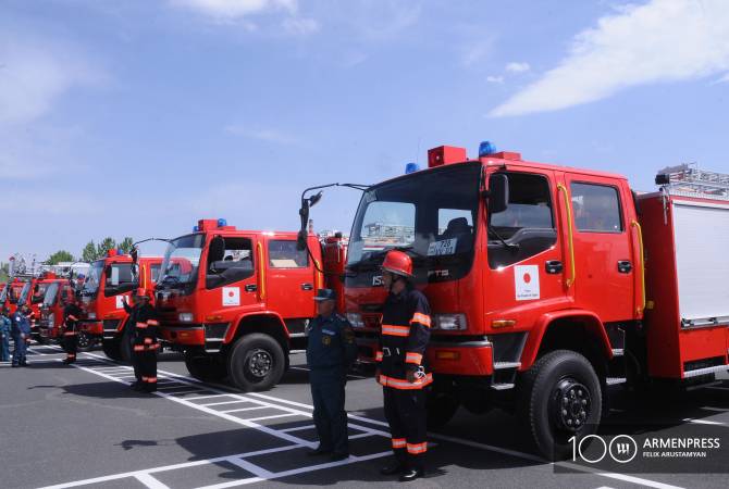 Спасатели МЧС будут работать в две смены, чтобы не допустить проникновения пожаров 
на территорию РА 