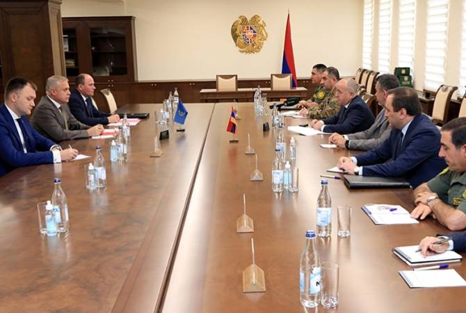 آليات صنع القرار في منظمة معاهدة الأمن الجماعي لا تتماشى مع الوضع- وزير الدفاع الأرميني للأمين 
العام للمنظمة-