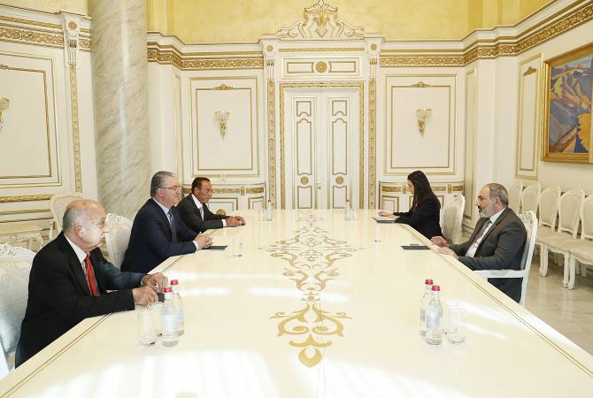 رئيس وزراء أرمينيا نيكول باشينيان يستقبل قيادة حزب هنتشاكيان الاشتراكي الديمقراطي وبحث التعاون 
بأرمينيا آرتساخ والشتات