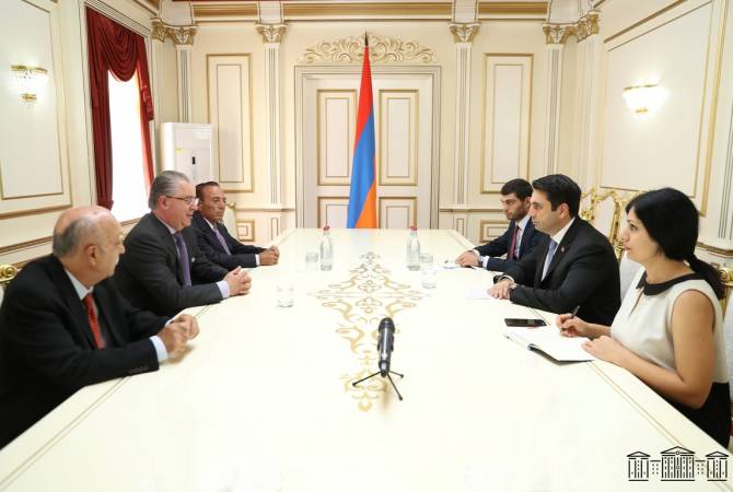 President of parliament, SDHP representatives discuss issues related to Armenia's domestic 
political situation