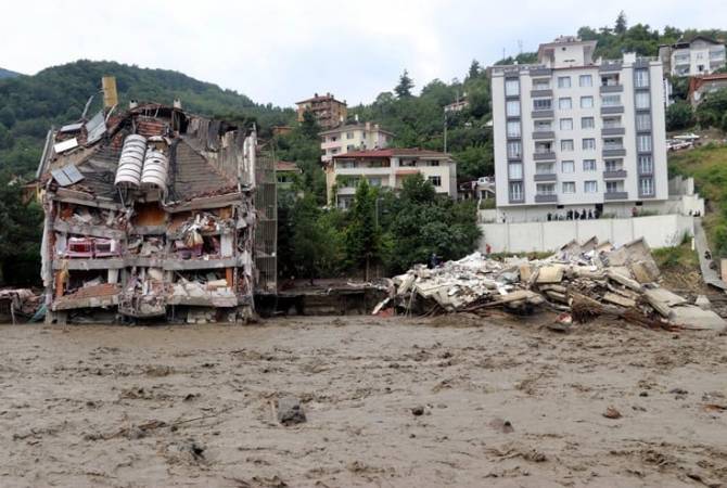 40 شخص لقى مصرعه جراء الفيضانات في تركيا