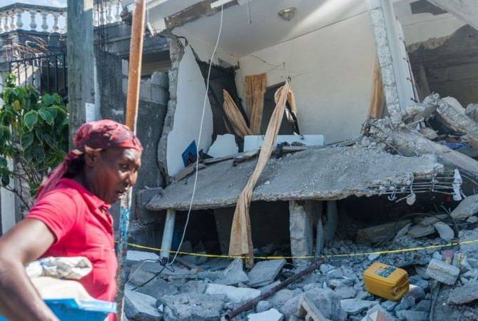 Число жертв землетрясения на Гаити выросло почти до 1,3 тысячи человек


