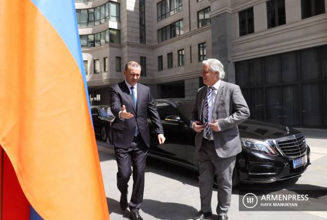 Uruguay Ermenistan'da büyükelçilik açacak
