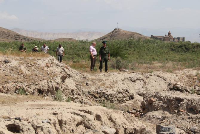 Rusya'nın Ermenistan Büyükelçisi'nden Yeraskh bölgesinin sınır kontrol noktalarına ziyaret