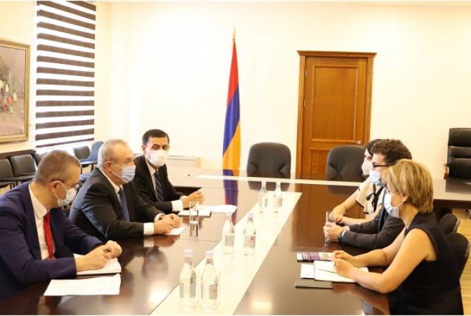 Vahram Dumanyan ve John Gallagher, Azerbaycan kontrolündeki Ermeni kültürel mirasının 
korunmasını görüştüler
