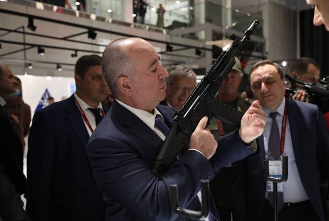 Ermenistan Savunma Bakanı Moskova’da: Yeni, kaliteli silahlara sahip olmayı planlıyoruz 