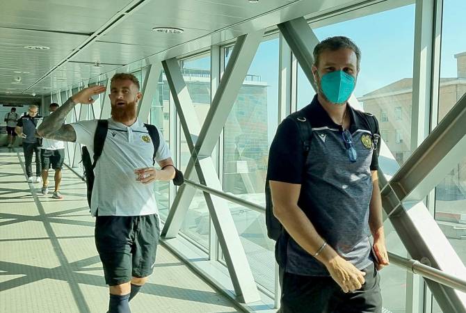 Сборная Армении по футболу выехала в Северную Македонию: Мхитарян к команде 
присоединится в Скопье

