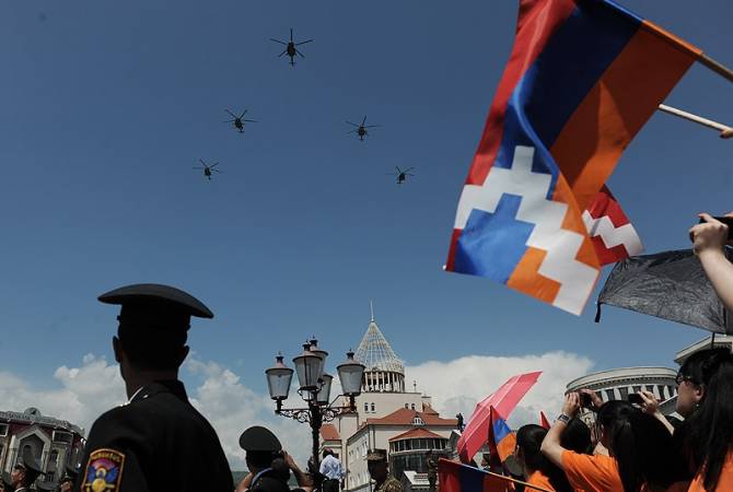 Dünyanın dört bir yanındaki Ermeniler, Artsakh Cumhuriyeti'nin bağımsızlığının 30. yıldönümünü 
kutluyor