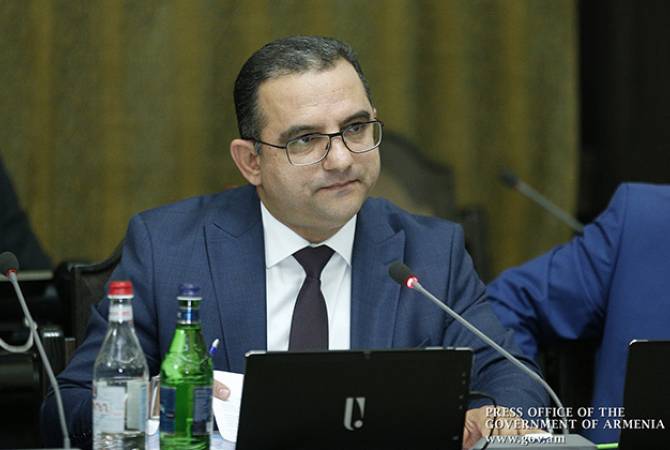وكالة موديز تعيد التأكيد على النظرة المستقرة للنمو الاقتصادي في أرمينيا-وزير المالية الأرميني تيكران 
خاتشاتوريان-