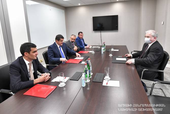 Президент Арцаха встретился с российским сопредседателем Минской группы ОБСЕ 
Игорем Ховаевым