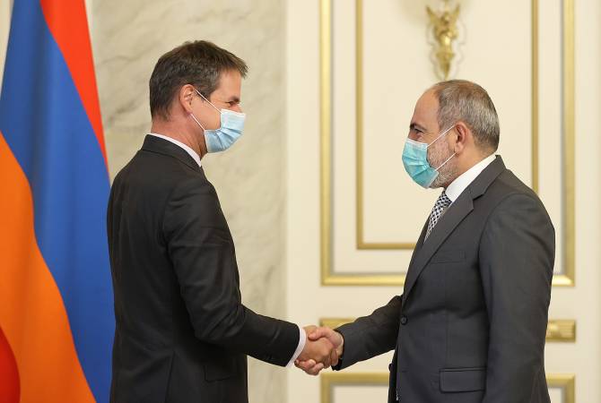 Le Premier ministre Pashinyan tient une rencontre d'adieu avec l'Ambassadeur de France, 
Jonathan Lacôte