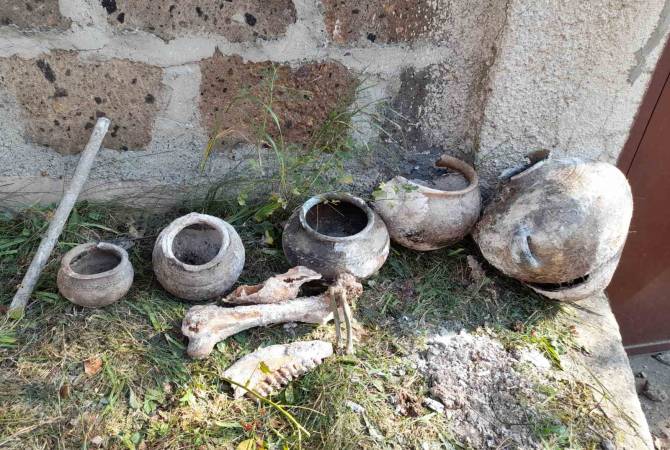 В Ванадзоре обнаружены могильники

