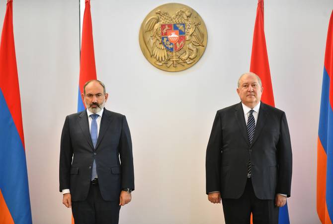 Ermenistan Cumhurbaşkanlığı konutunda yeni hükümet üyelerinin yemin töreni gerçekleşti
