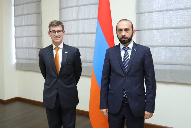Министр ИД РА  высоко оценил позицию Нидерландов в отношении агрессии, развязанной 
Азербайджаном 