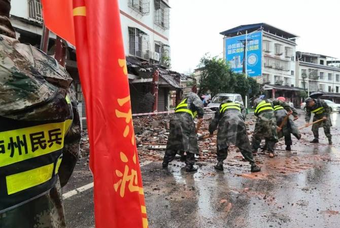 При землетрясении на юго-западе Китая погибли три человека

