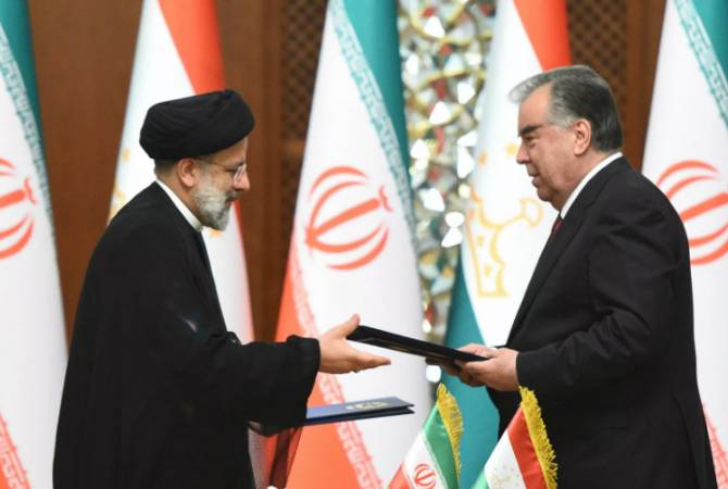 Таджикистан и Иран подписали меморандум об экономическом и техническом 
сотрудничестве 

