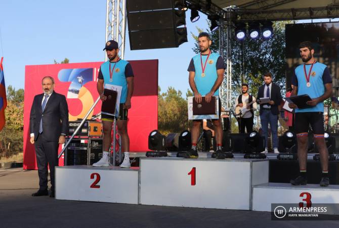 Խճուղային հեծանվավազքի «Վարչապետի գավաթ» մրցաշարի հաղթողները ստացան 1-
ական մլն դրամ մրցանակ