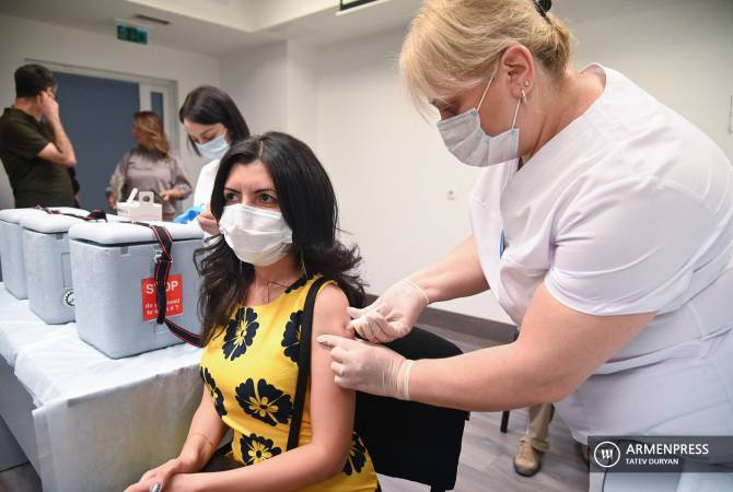 В Армении от COVID-19 вакцинированы более 366 тысяч человек․ Вакцинация 
продолжается 
