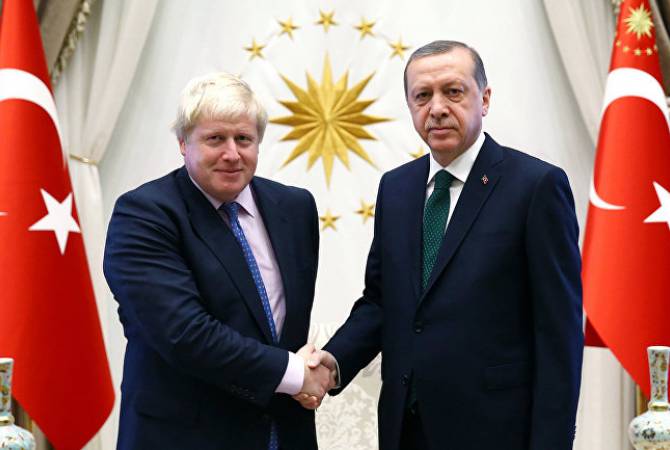 Президент Турции и премьер-министр Великобритании провели приватную беседу


