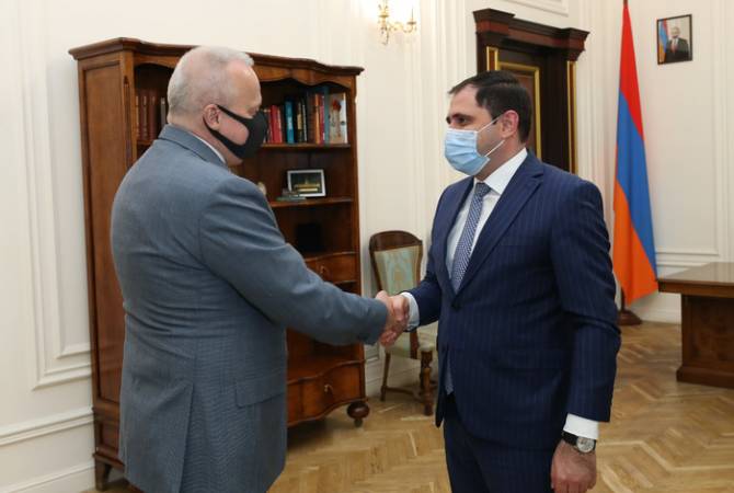 Suren Papikyan ile Sergey Kopirkin Ermenistan-Rusya ilişkilerinin geliştirilme perspektiflerini 
görüştüler
