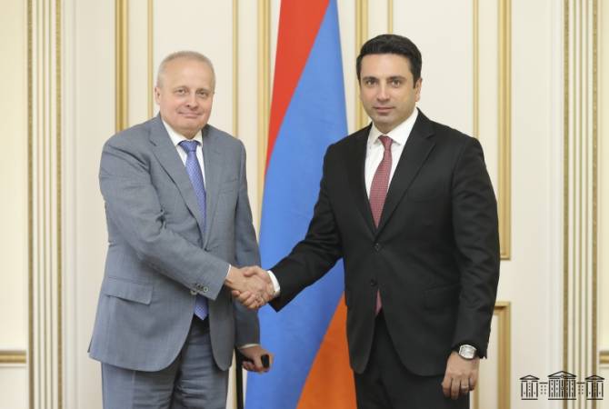 Alen Simonyan a reçu l’Ambassadeur de la Fédération de Russie en Arménie, Sergey Kopirkin

