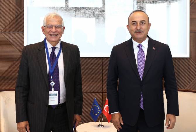 Le ministre turc des Affaires étrangères rencontre le Commissaire européen Borrell aux États-
Unis