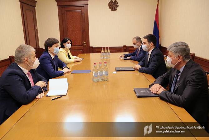 Рустам Бадасян принял министра экономической и финансовой политики ЕЭК Руслана 
Бекетаева

