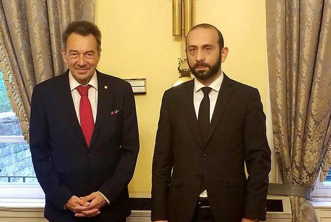 وزير خارجية أرمينيا آرارات ميرزويان يبحث مع رئيس اللجنة الدولية للصليب الأحمر بيتر ماورير مسألة عودة 
أسرى الحرب