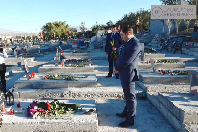 Government officials, politicians visit Yerablur military cemetery to pay homage to fallen troops 