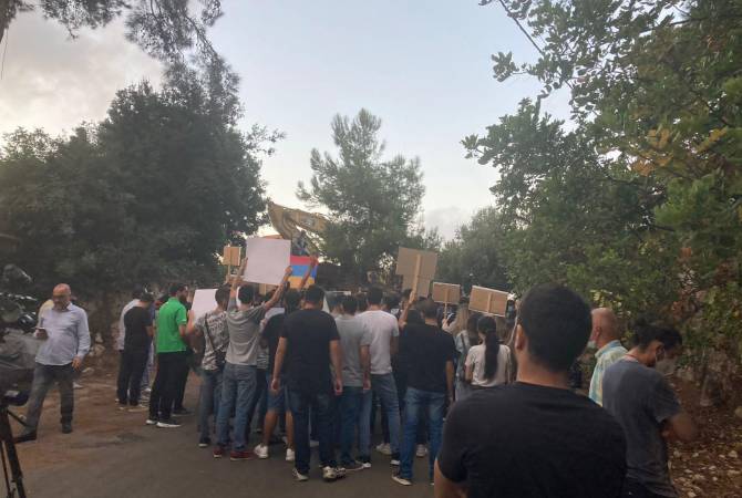 الاتحاد الشبابي للاتحاد الثوري الأرميني في لبنان يقوم بمظاهرة احتجاجية أمام السفارة الأذربيجانية في 
لبنان