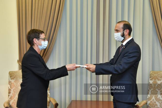 Newly appointed Ambassador of France to Armenia Anne Louyot presents copies of credentials 
to FM Mirzoyan