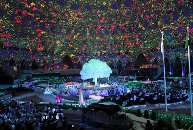 Всемирная выставка Expo-2020 открылась в Дубае
