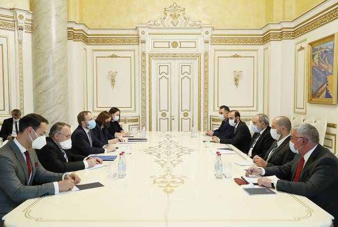 Czech FM expresses support for OSCE MG Co-chairs’ efforts in a meeting with PM Pashinyan