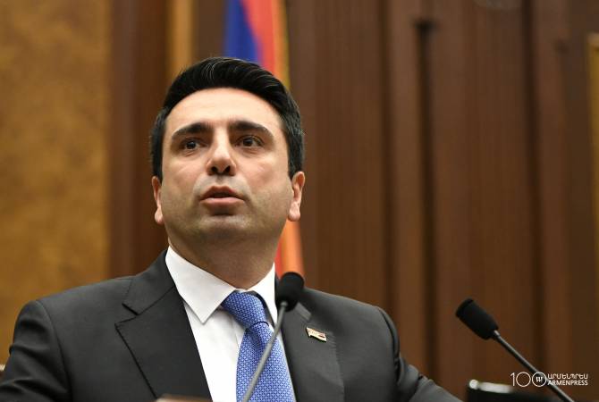 Ermenistan Parlamento Başkanı resmi ziyaret için Rusya Federasyonu'na gitti