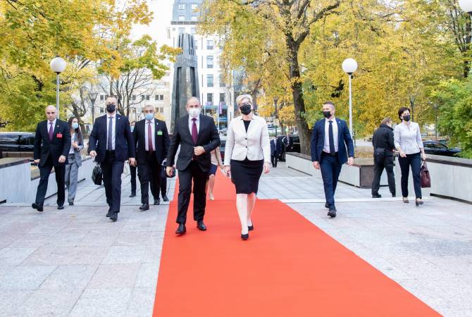رئيس الوزراء نيكول باشينيان يصل إلى ليتوانيا في زيارة رسمية 