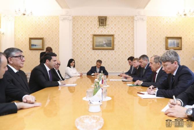 La délégation dirigée par le Président de l’AN, Alen Simonyan, a rencontré Sergey Lavrov