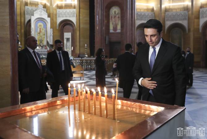 Parliament Speaker visits Holy Transfiguration Church of New Nakhijevan and Russia Diocese of 
Armenian Apostolic Church